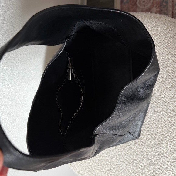 Reformation Small Vittoria Tote - Picture 7 of 8